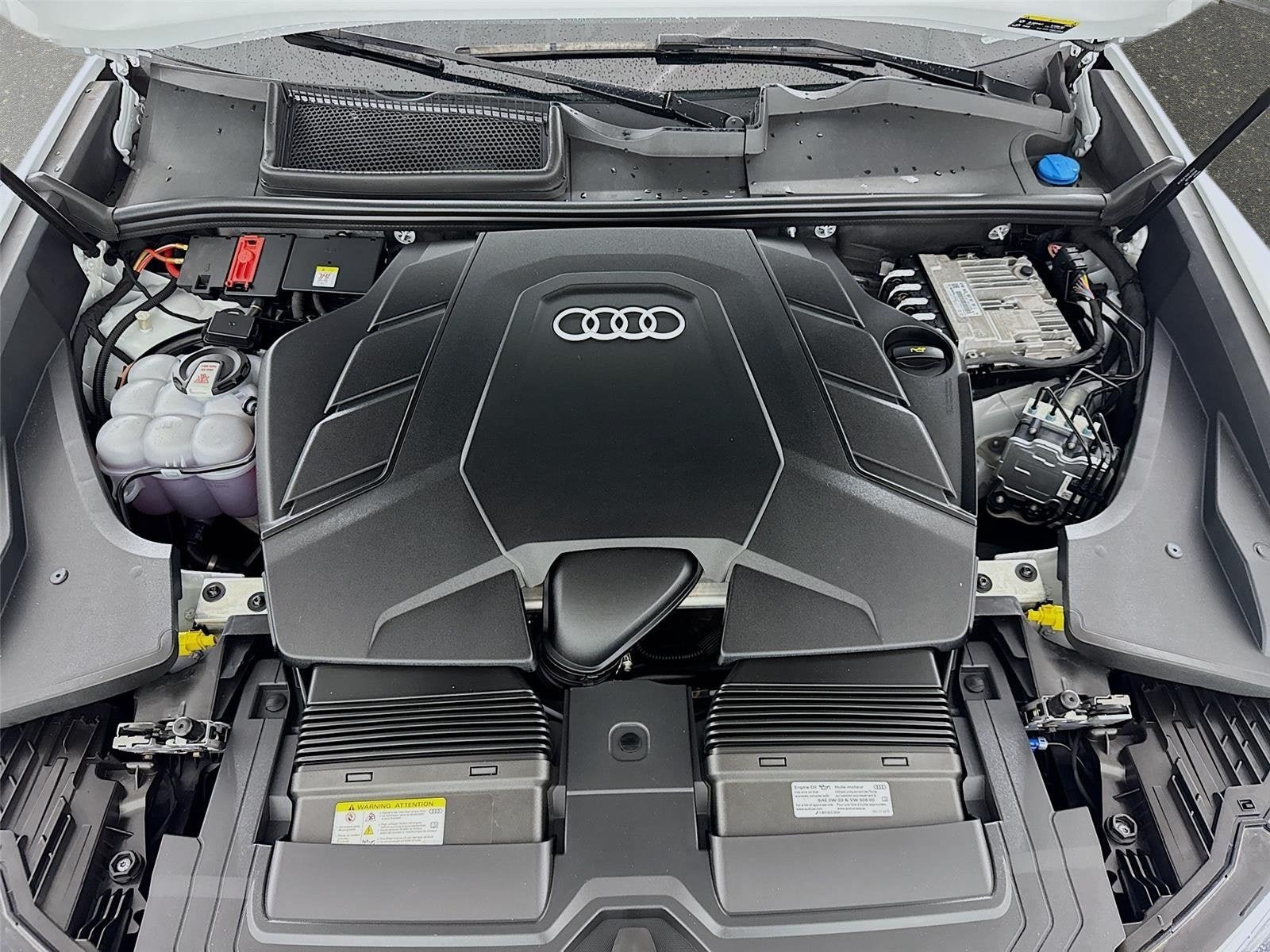 Used 2025 Audi Q8 Premium Plus AWD/4WD image 32