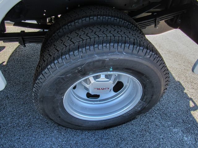 New 2025 GMC Sierra 3500 Pro w/ Convenience Package image 12