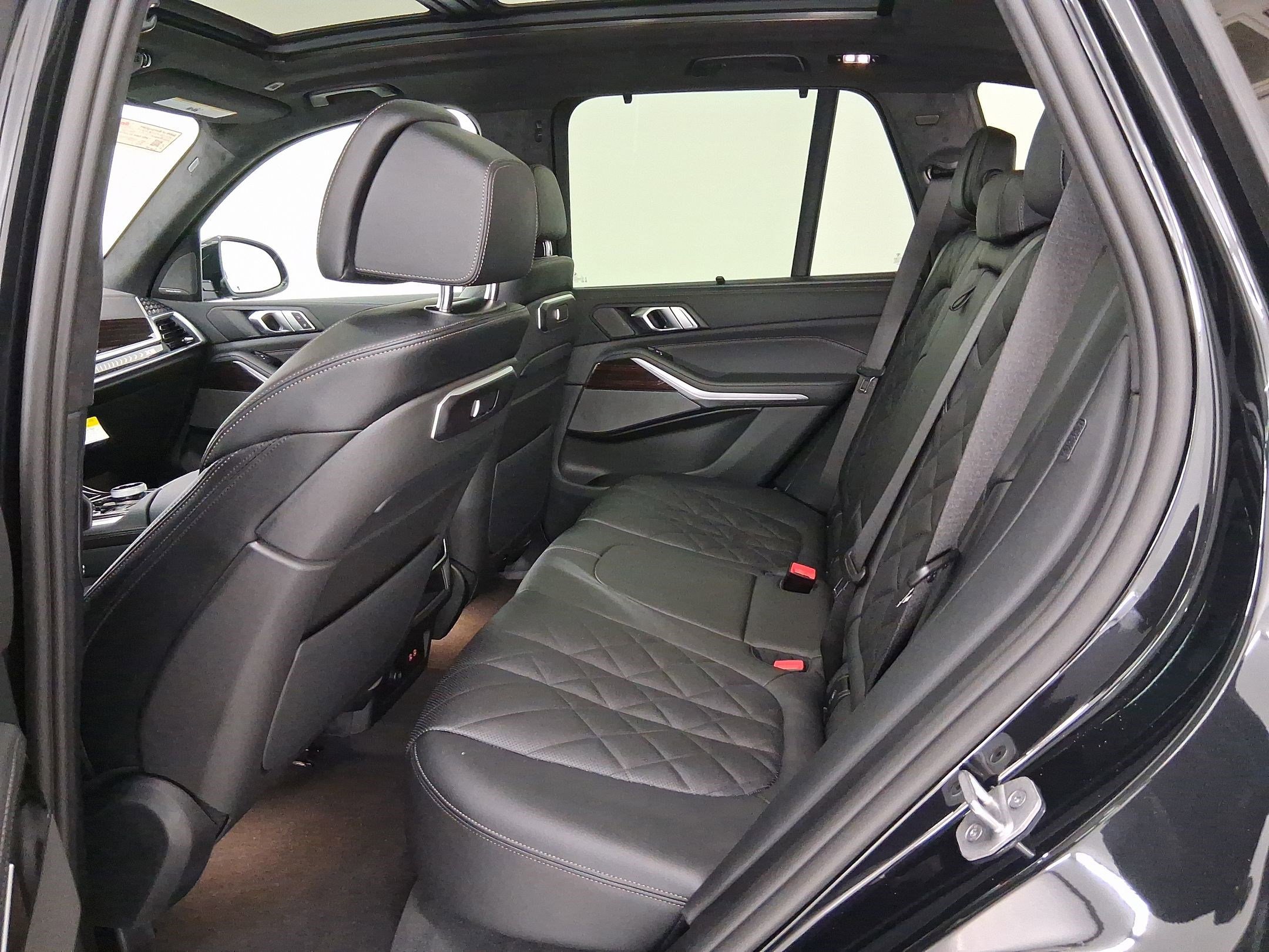 New 2026 BMW X5 xDrive40i w/ Executive Package image 13