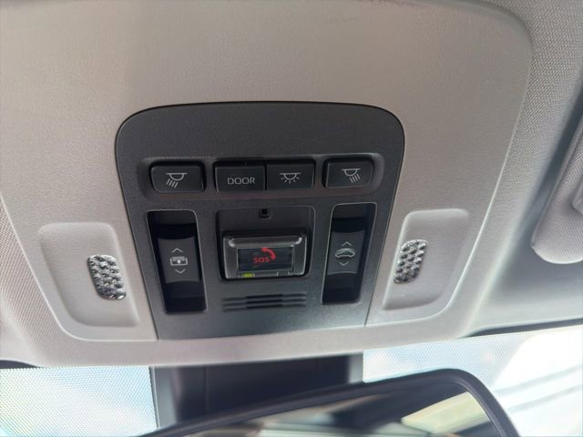 Used 2022 Toyota Camry XSE image 28