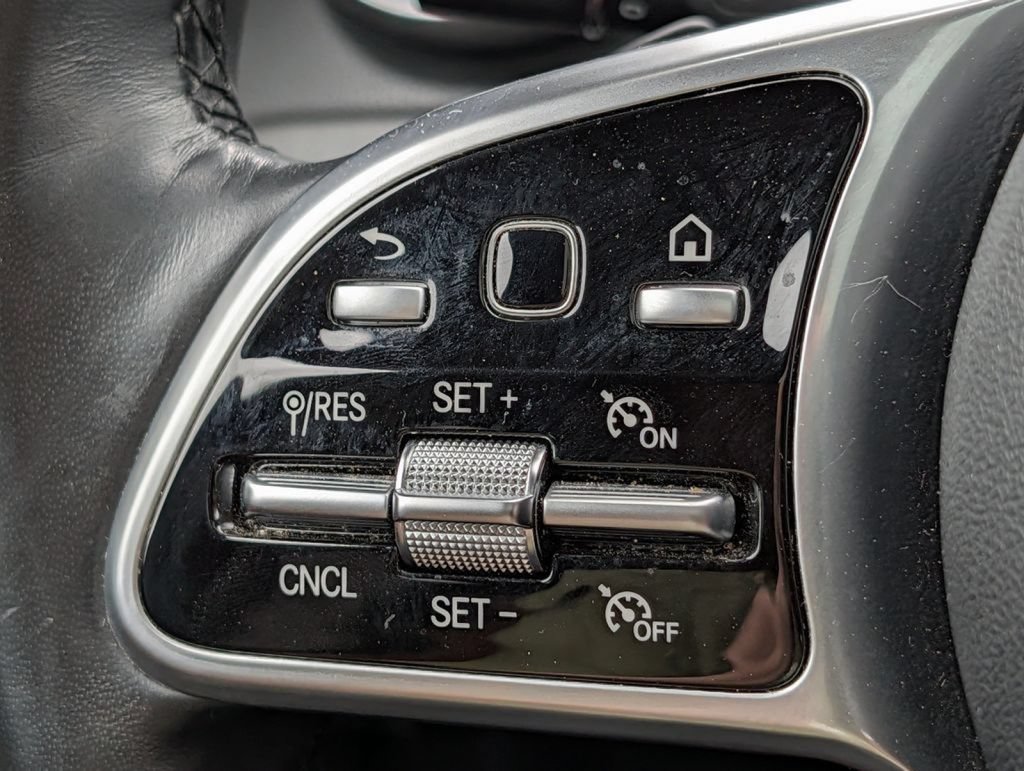 Used 2020 Mercedes-Benz GLC 300 4MATIC image 48