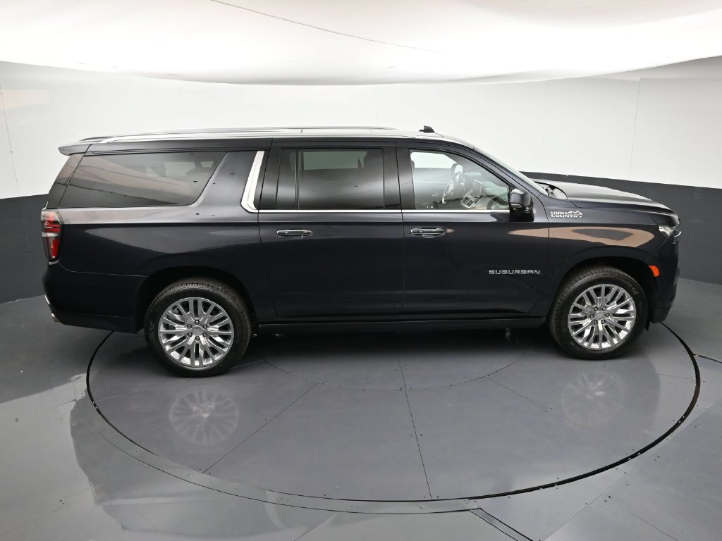 Certified 2023 Chevrolet Suburban High Country w/ Premium Package 2 AWD/4WD image 21