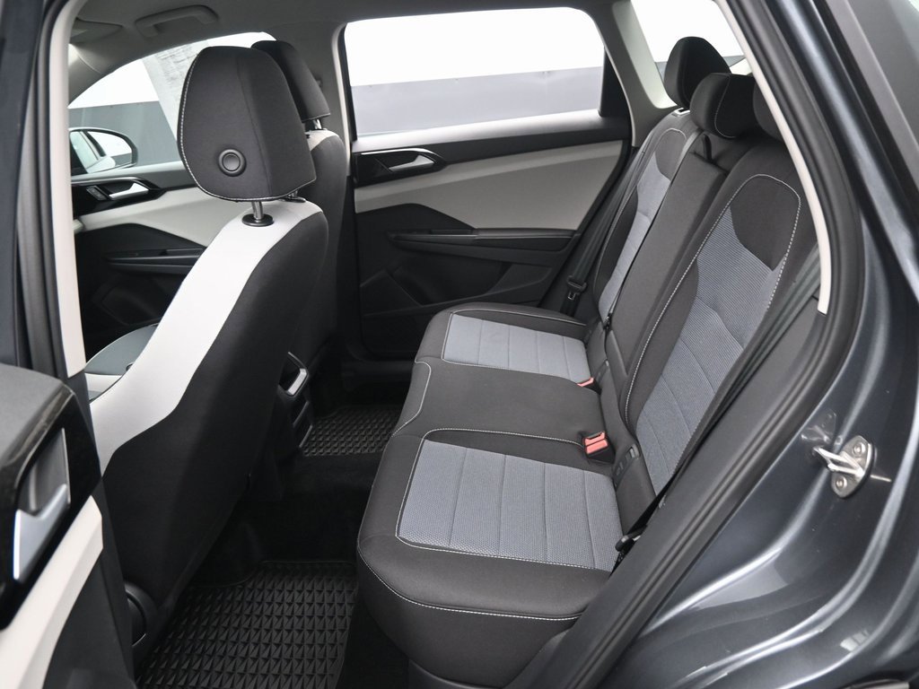 Used 2025 Volkswagen Taos S image 30