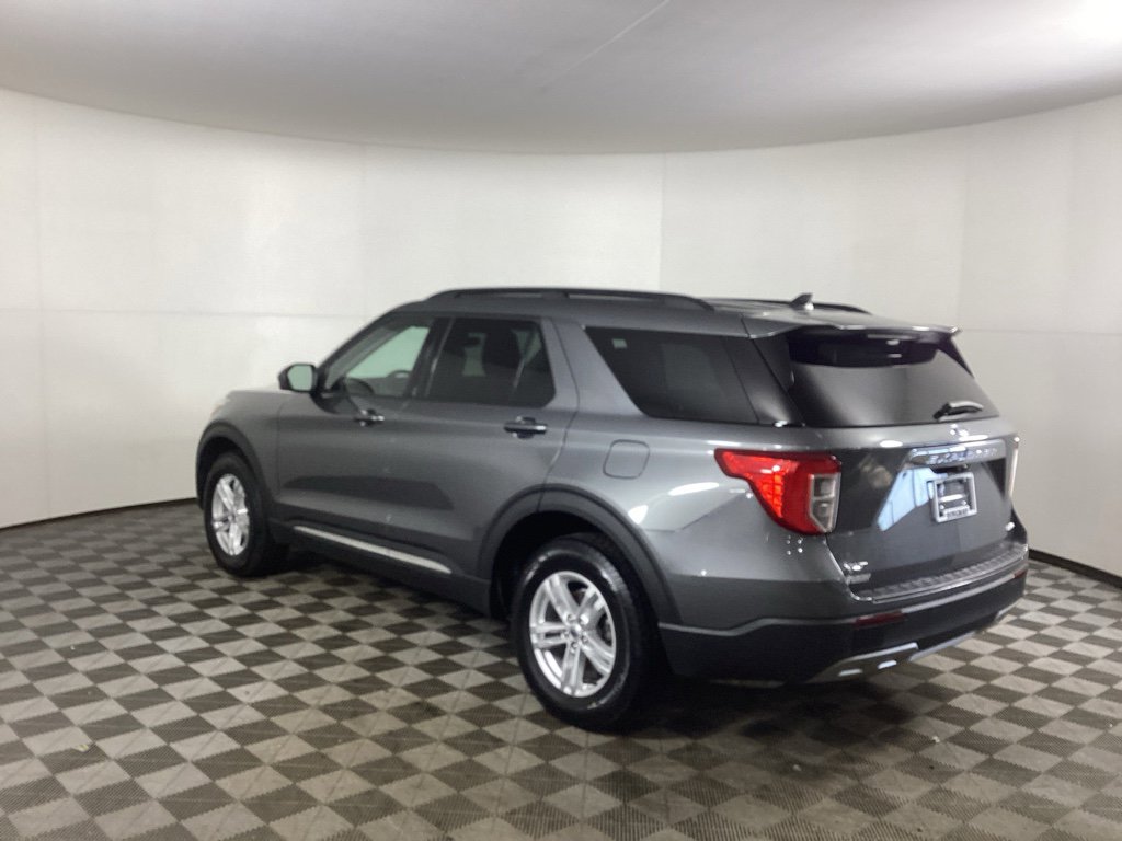 Used 2023 Ford Explorer XLT w/ Equipment Group 202A image 4