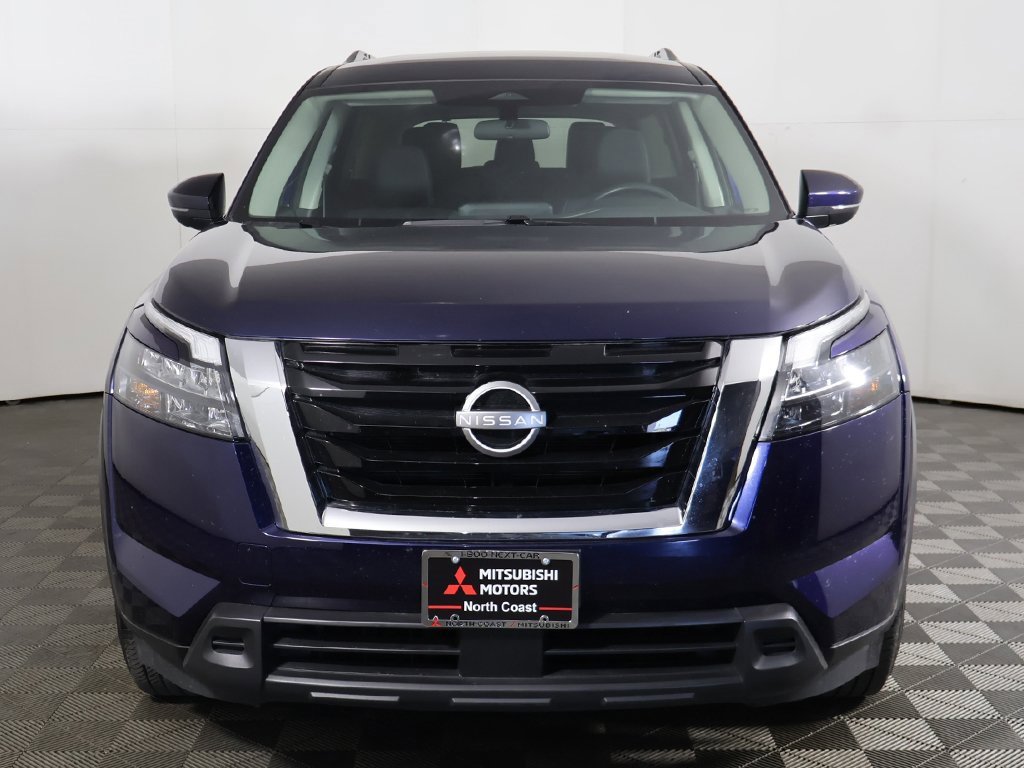 Used 2024 Nissan Pathfinder SV image 11