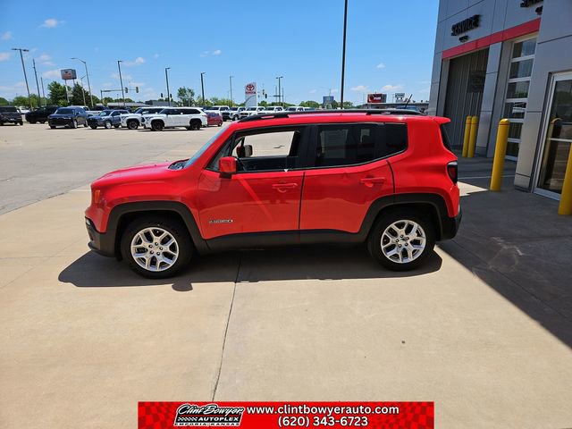 Used 2016 Jeep Renegade Latitude FWD image 2