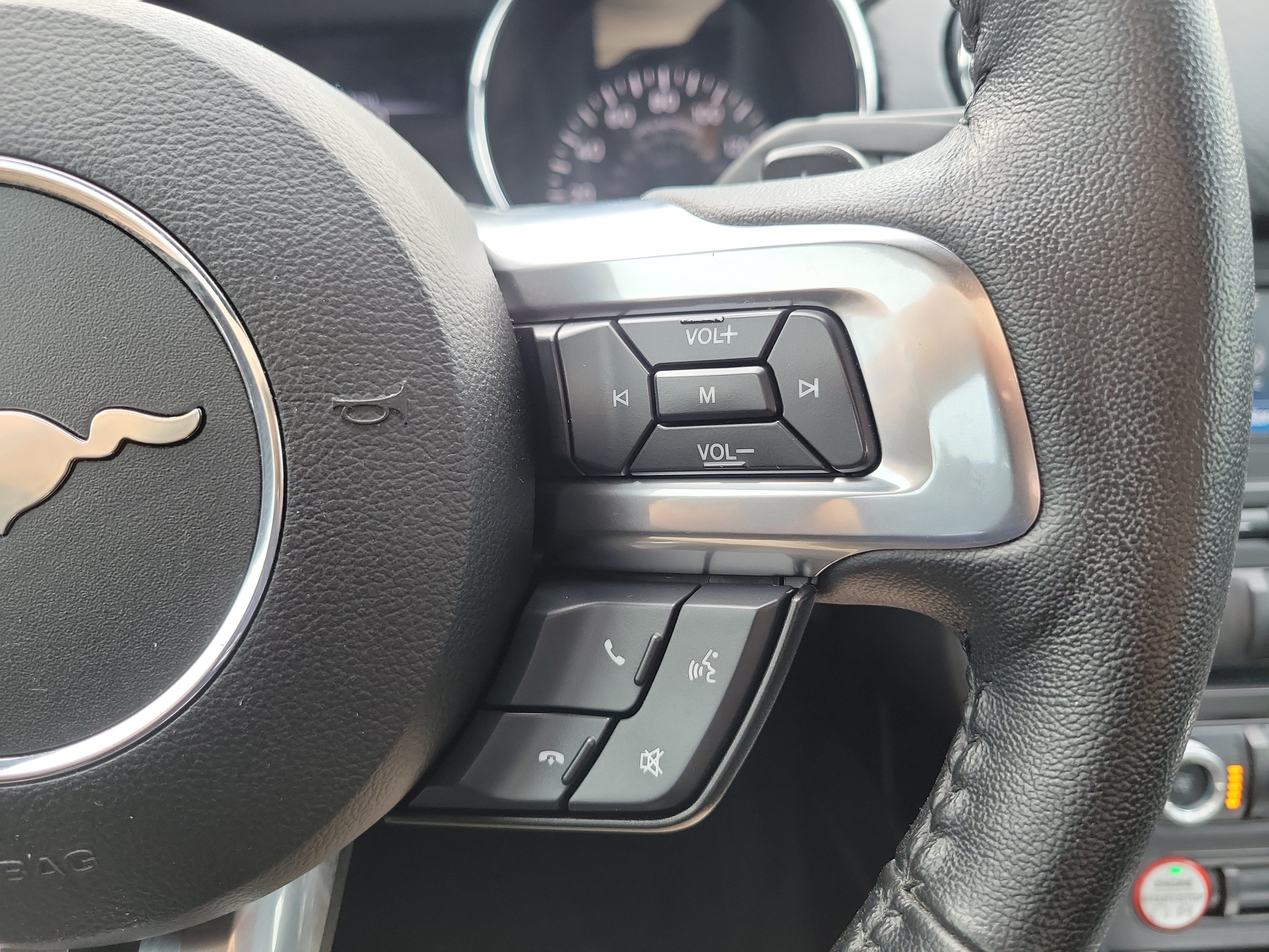 Used 2017 Ford Mustang Coupe RWD image 21