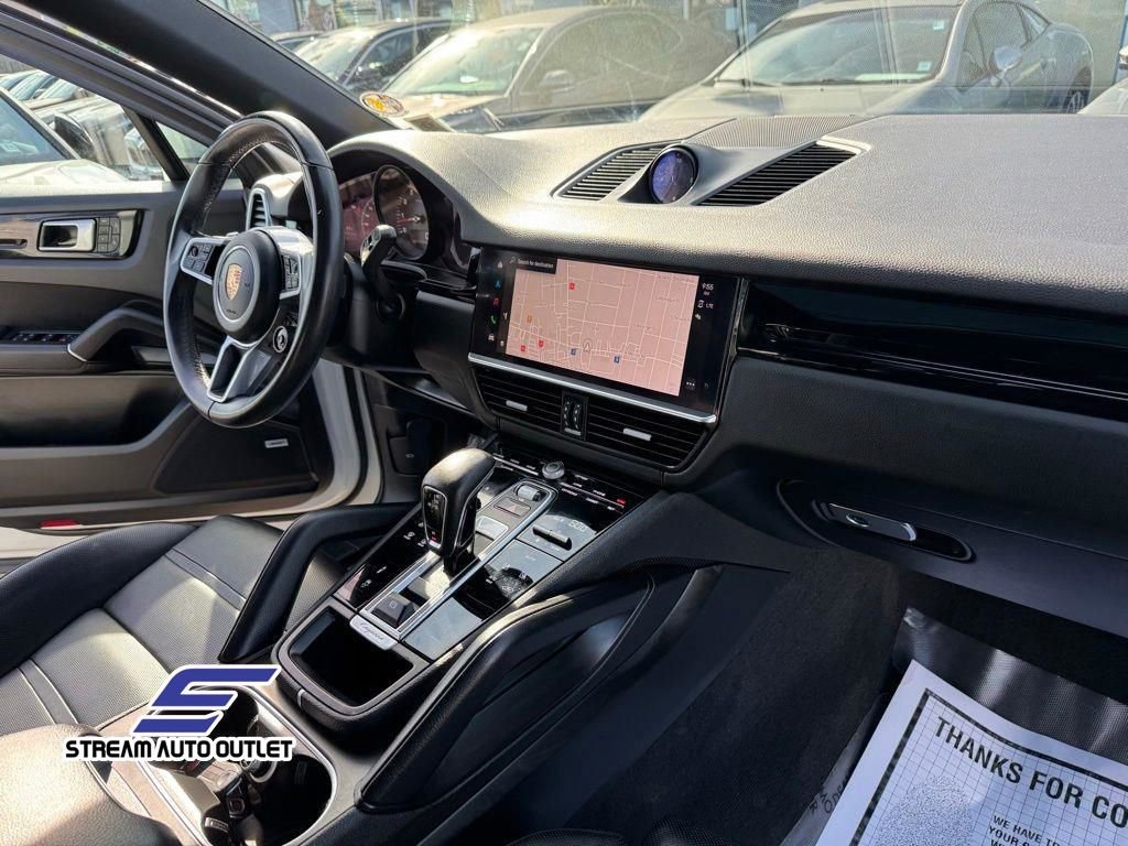 Used 2023 Porsche Cayenne Platinum Edition image 42