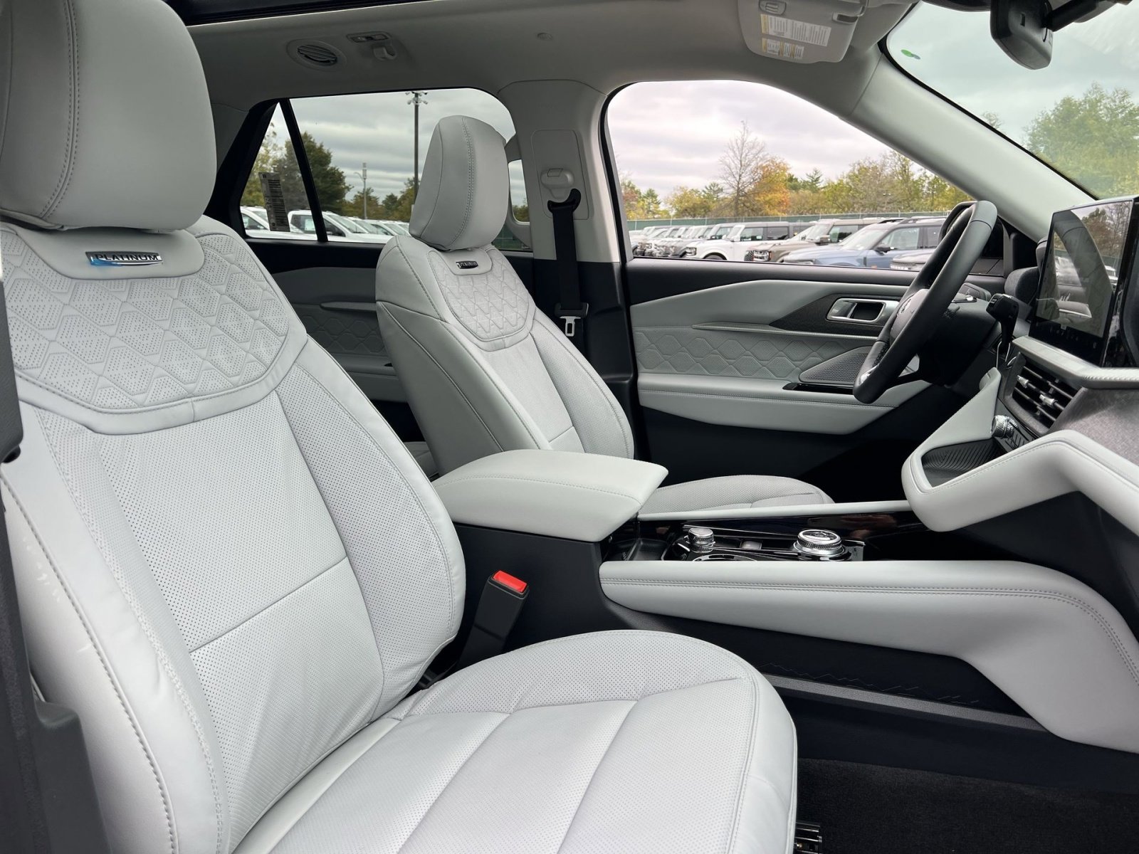 New 2026 Ford Explorer Platinum w/ LUX Leather Package image 28