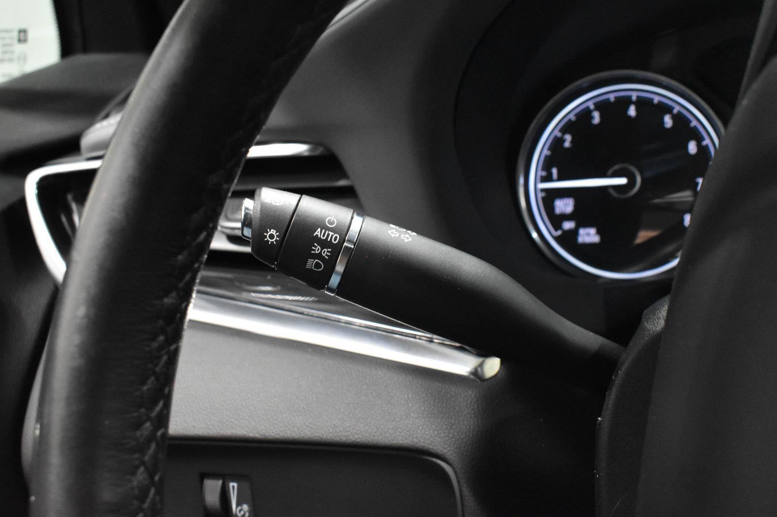 Used 2023 Buick Enclave Essence image 24