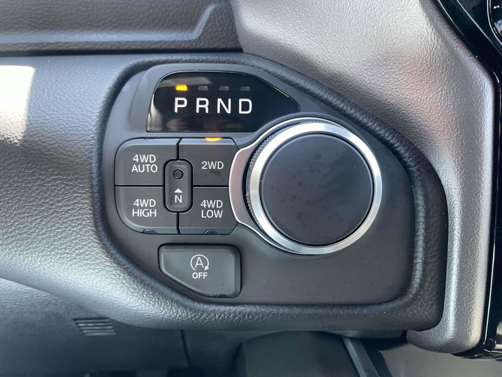 New 2026 RAM 1500 4x4 Crew Cab image 38