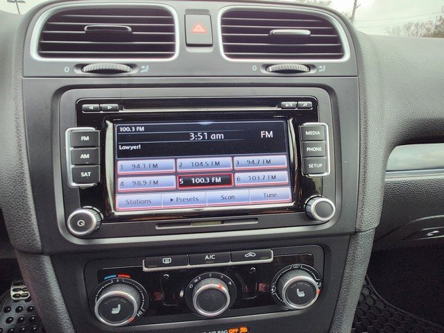 Used 2013 Volkswagen Golf 4-Door image 16