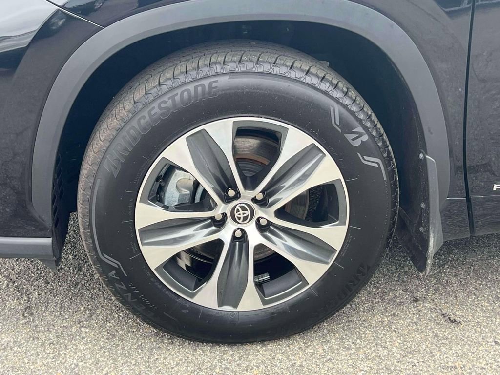 Used 2026 Toyota Highlander XLE AWD/4WD image 9