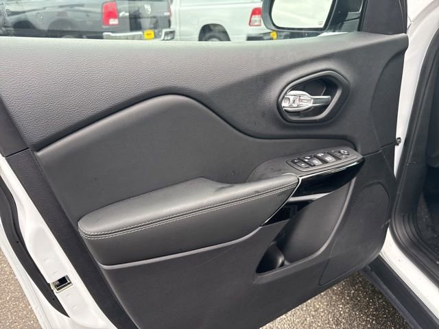 Used 2023 Jeep Cherokee Altitude Lux image 19