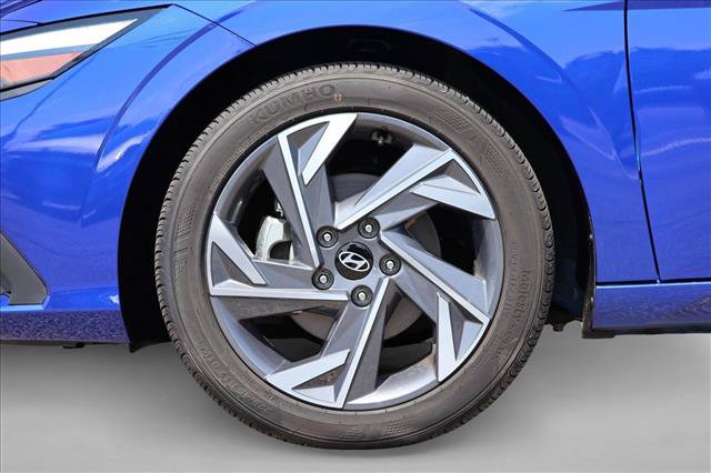 Used 2025 Hyundai Elantra Sport FWD image 9