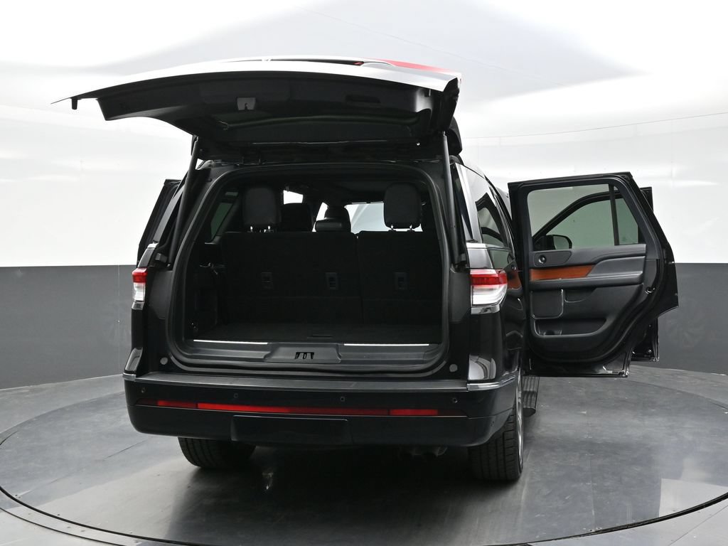 Used 2022 Lincoln Navigator Reserve AWD/4WD image 42