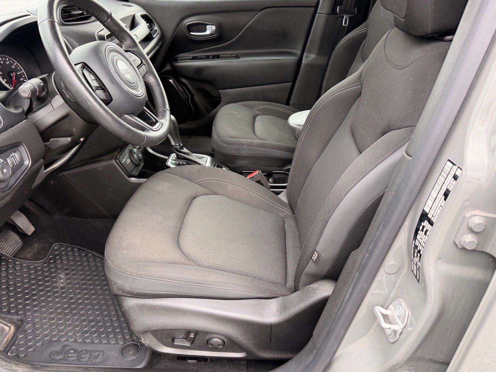 Used 2022 Jeep Renegade Altitude w/ Convenience Group AWD/4WD image 11
