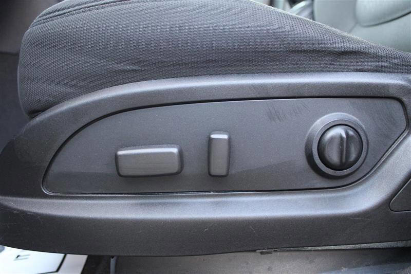 Used 2011 GMC Acadia SLE image 11