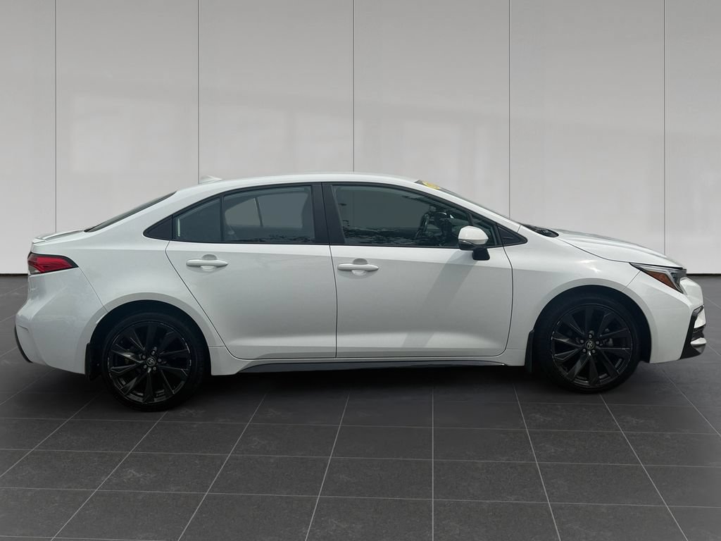 Used 2023 Toyota Corolla SE w/ Carpet Mat Package (TMS) FWD image 6