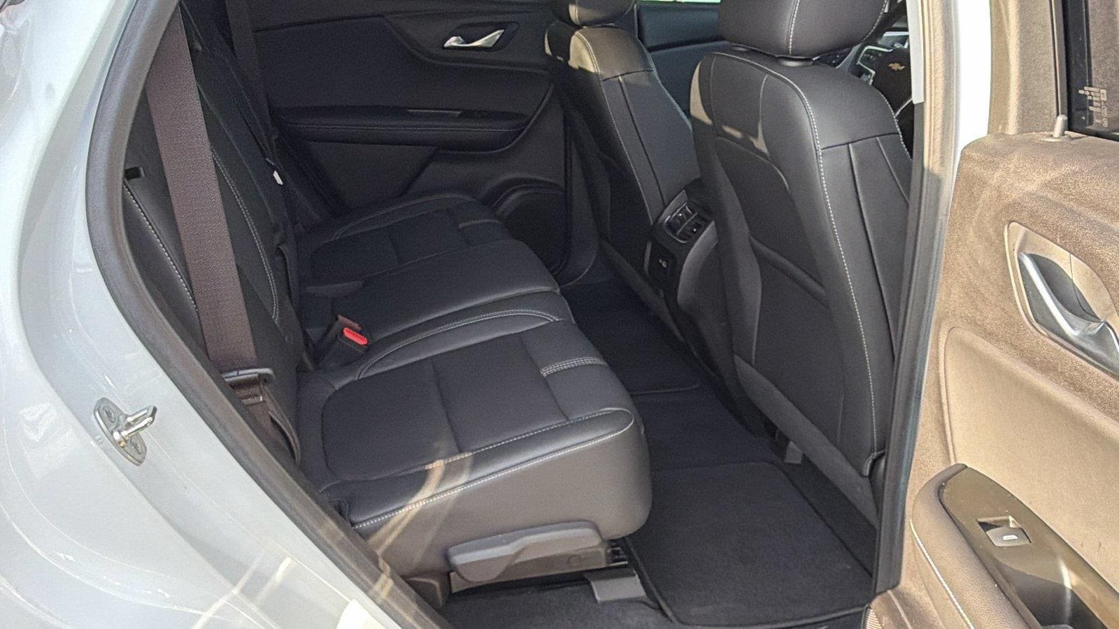 Used 2024 Chevrolet Blazer LT FWD image 21