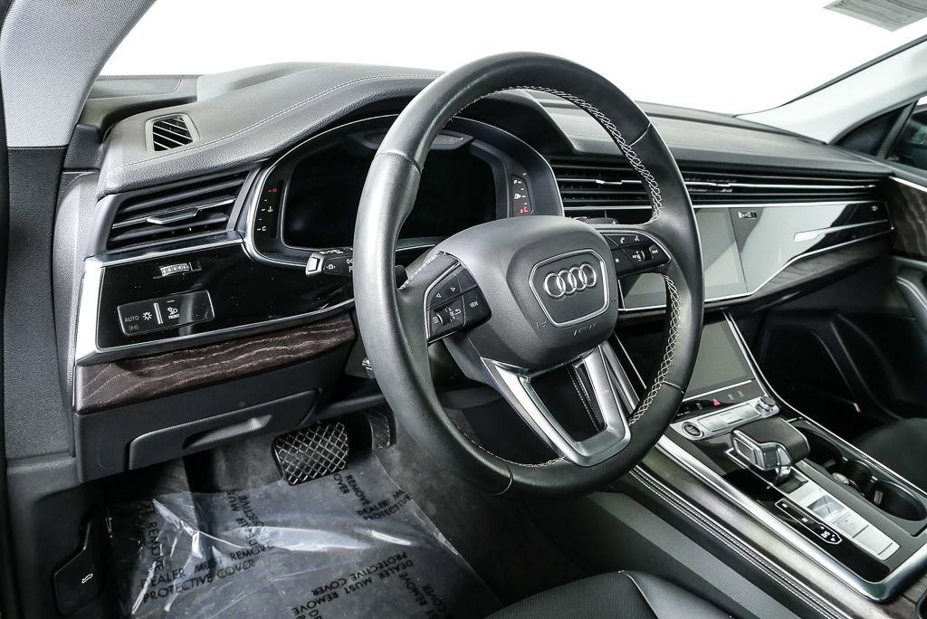 Used 2023 Audi Q8 Prestige w/ Prestige Package image 4