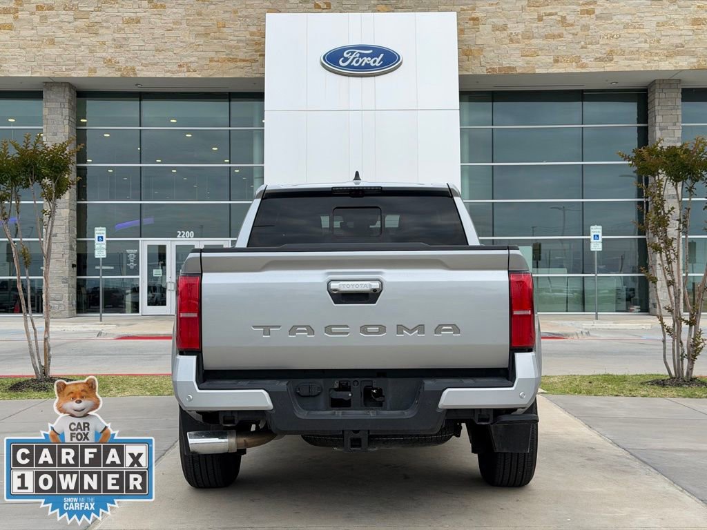 Used 2025 Toyota Tacoma Limited AWD/4WD image 23