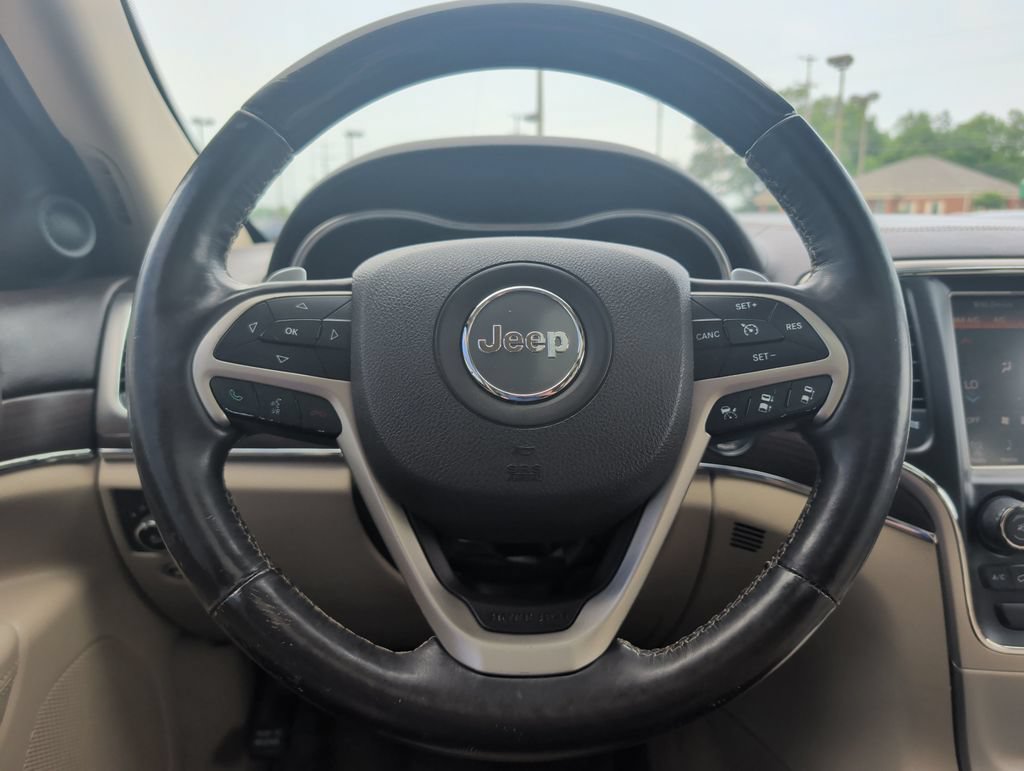 Used 2014 Jeep Grand Cherokee Overland w/ Advanced Technology Group AWD/4WD image 11