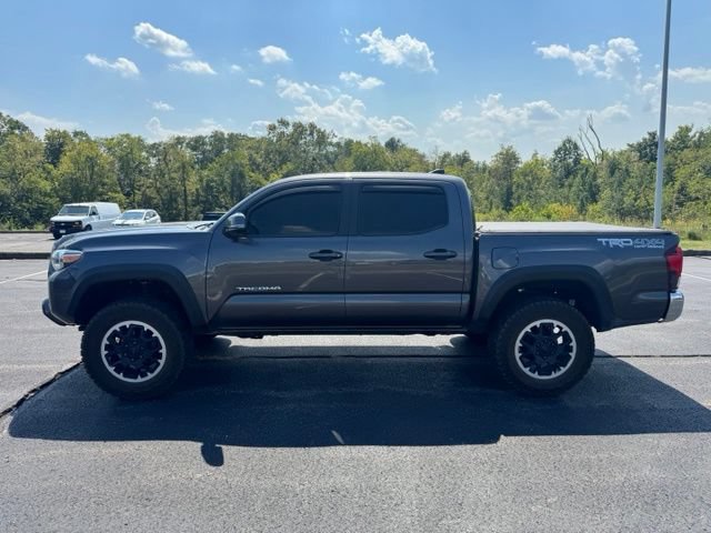 Used 2018 Toyota Tacoma TRD Off-Road AWD/4WD image 6