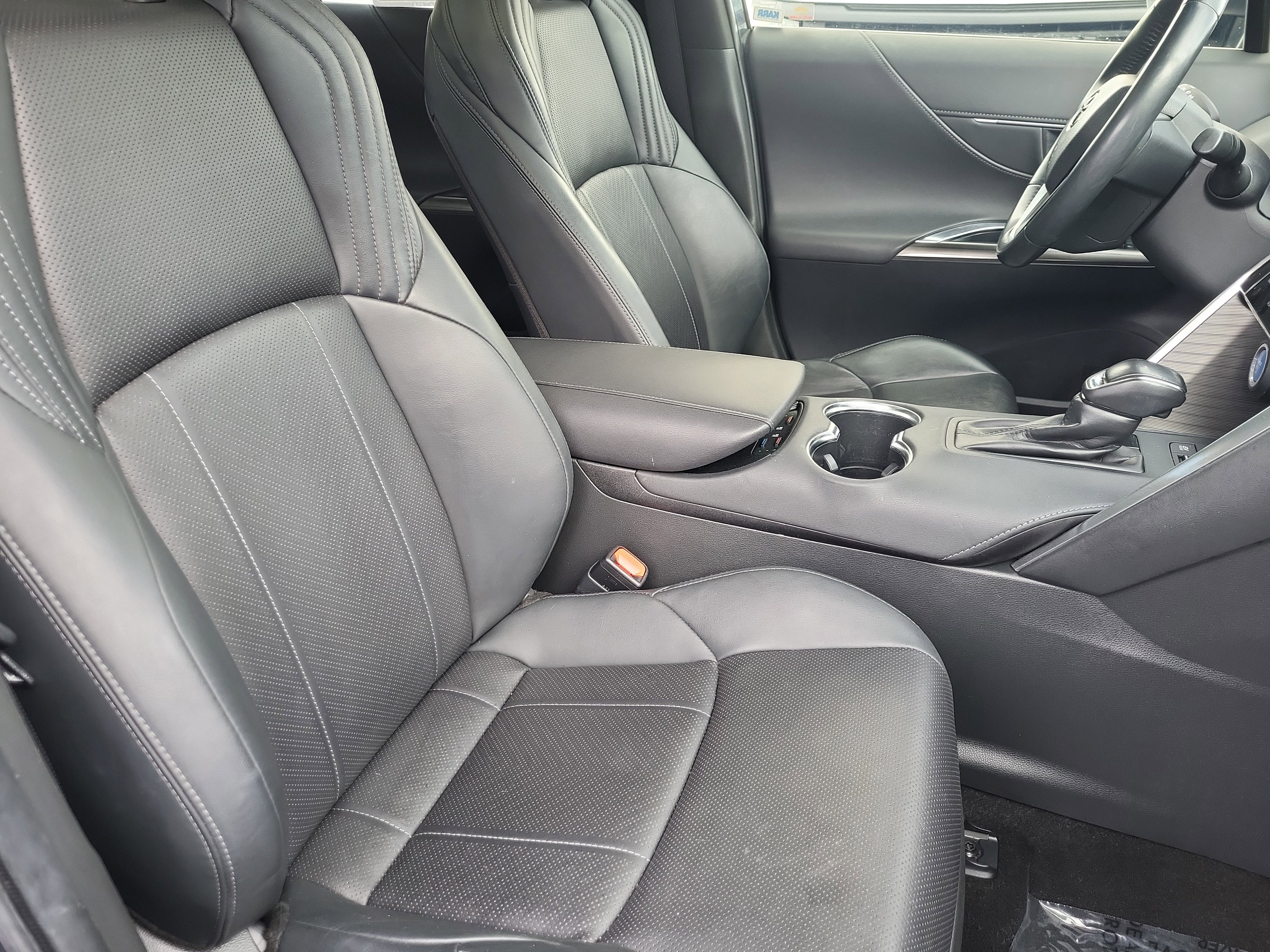 Used 2021 Toyota Venza LE image 19