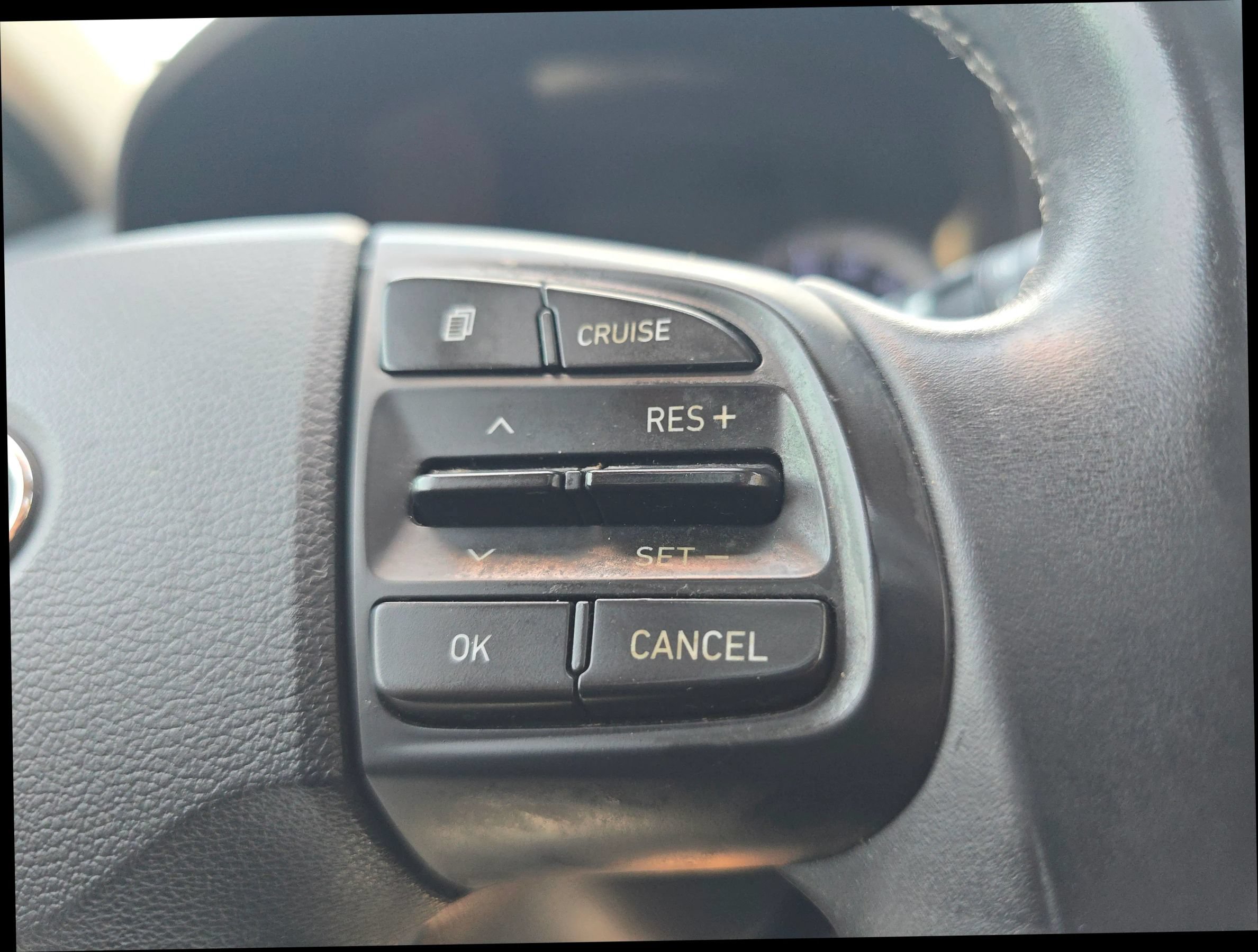 Used 2020 Hyundai Venue SEL w/ Convenience + Premium Package FWD image 25