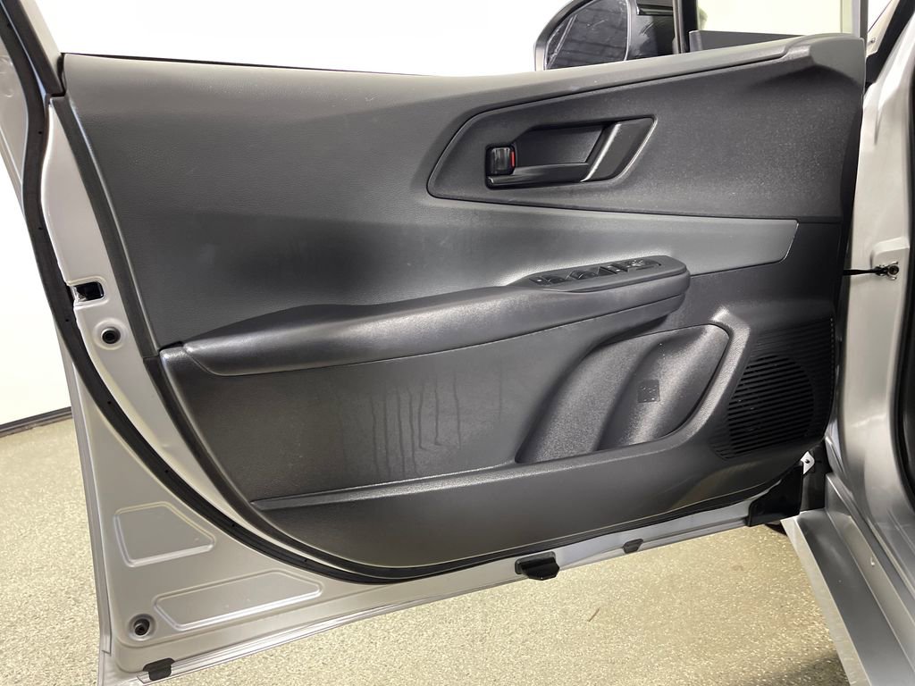 Used 2023 Toyota Prius LE FWD image 17
