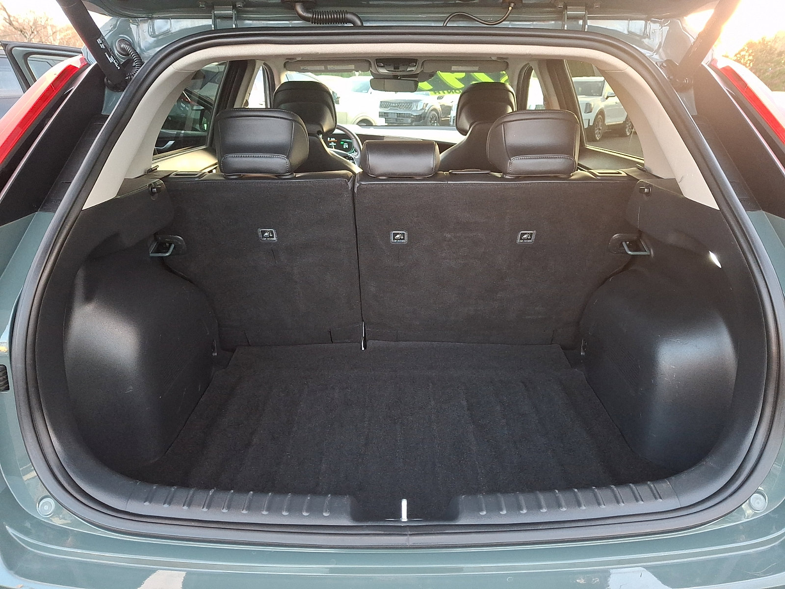 Certified 2023 Kia Niro SX Touring image 29