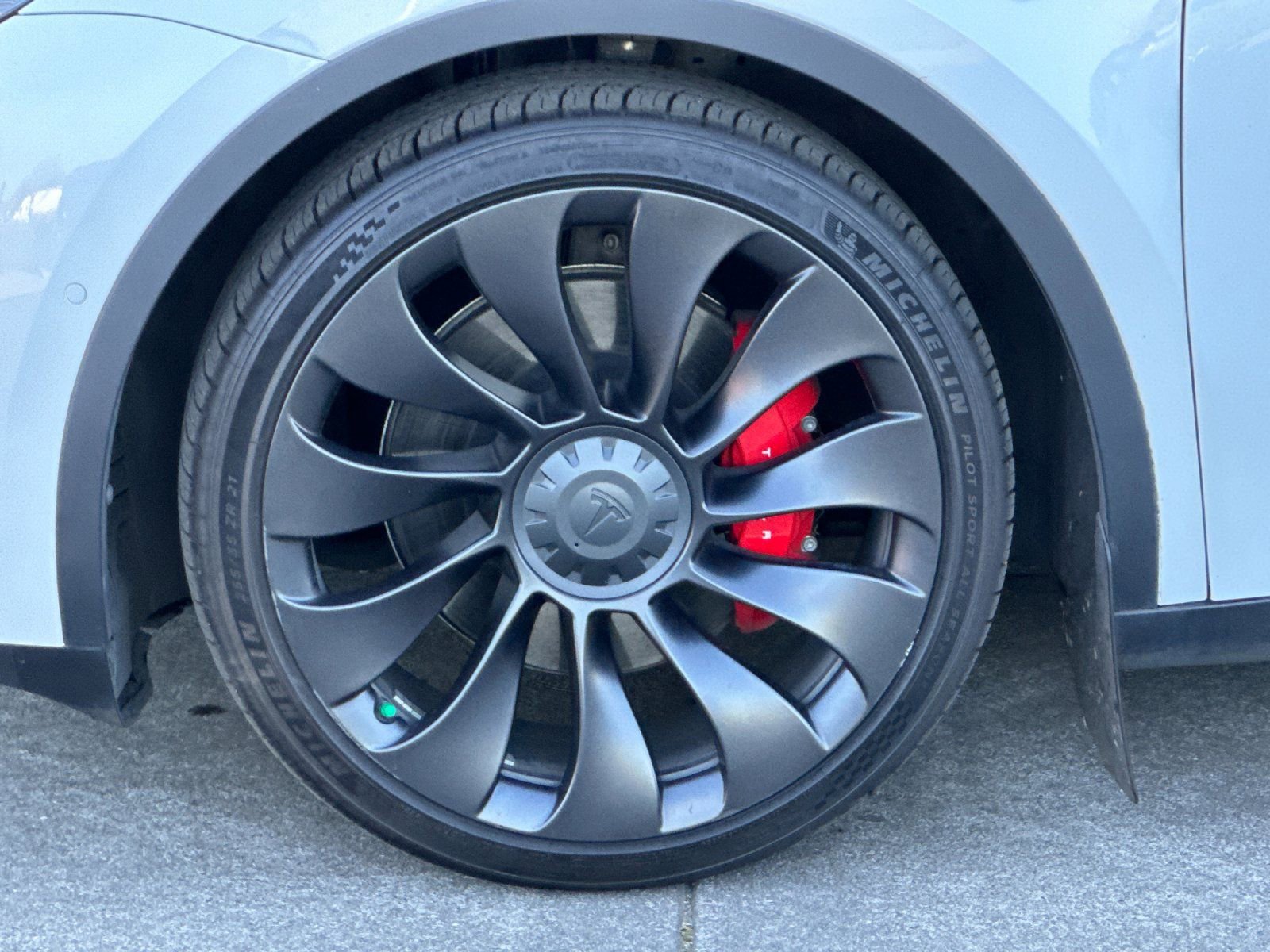 Used 2022 Tesla Model Y Performance AWD/4WD image 24