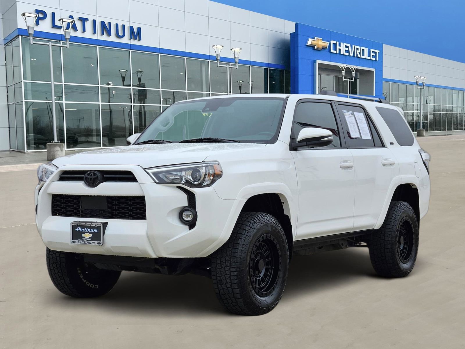 Used 2023 Toyota 4Runner SR5 Premium image 4