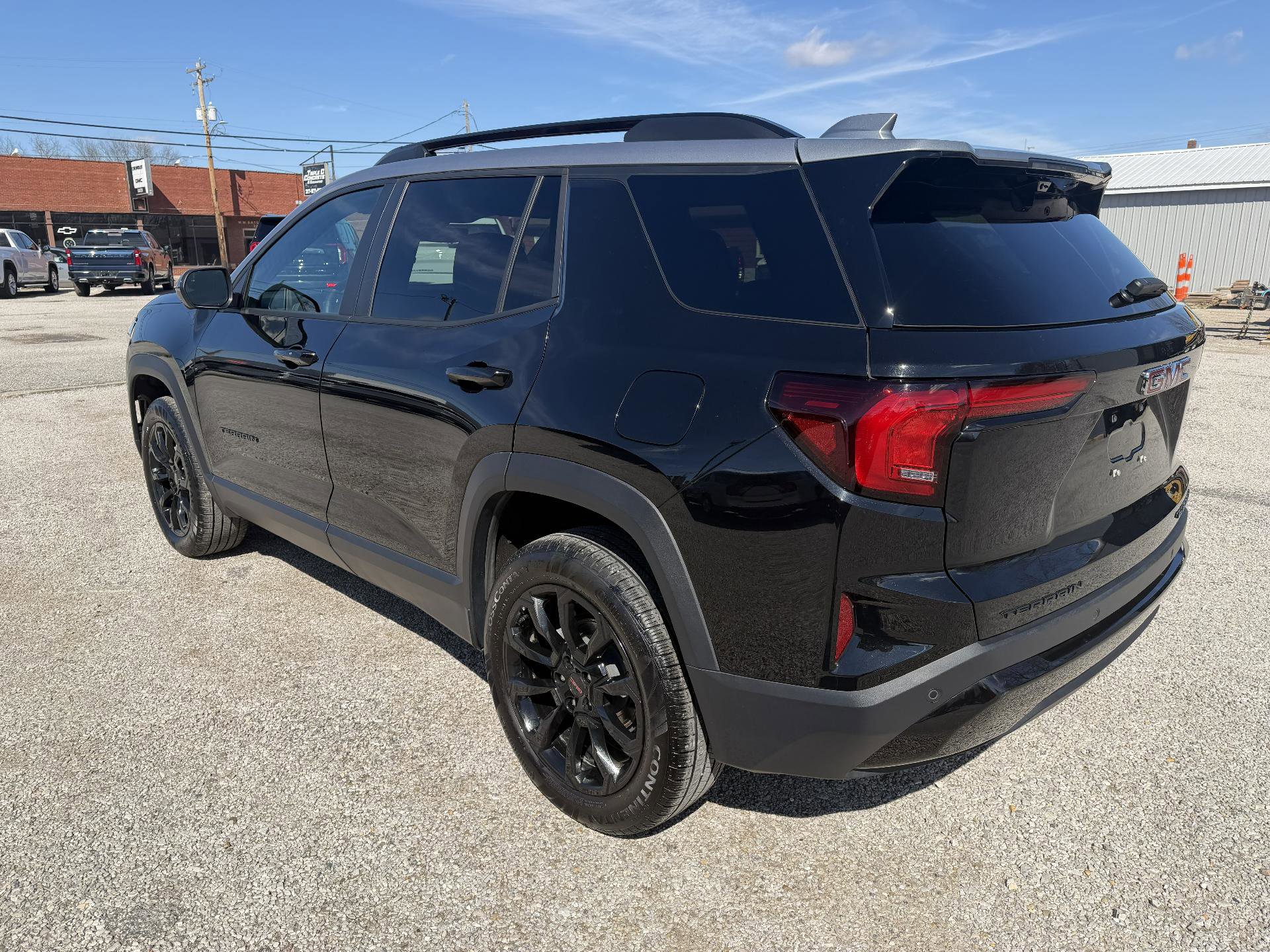 Used 2025 GMC Terrain Elevation w/ Technology Package II image 3