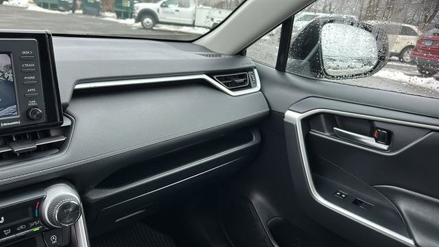 Used 2020 Toyota RAV4 XLE image 19