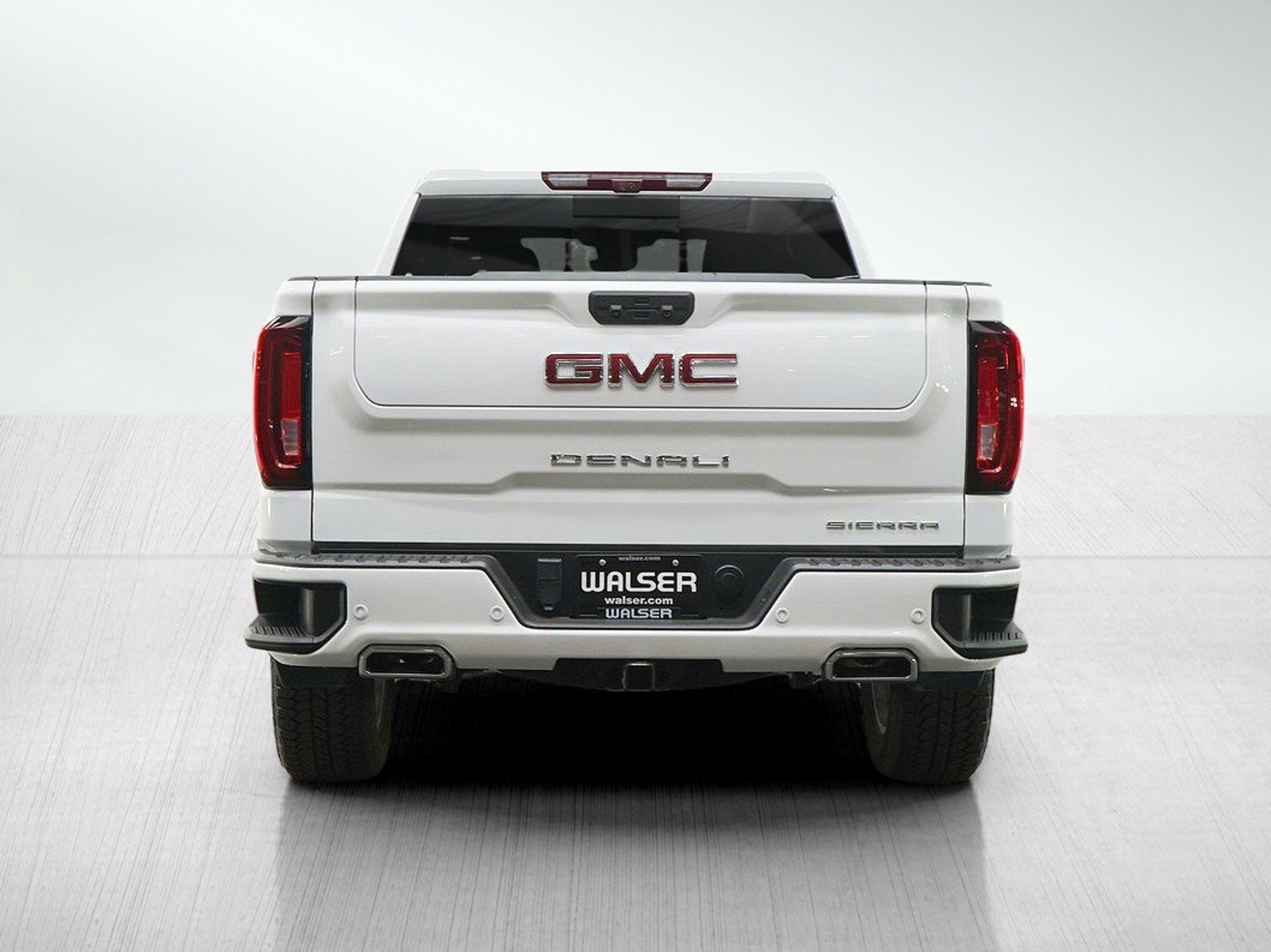 Used 2022 GMC Sierra 1500 Denali w/ Technology Package AWD/4WD image 4