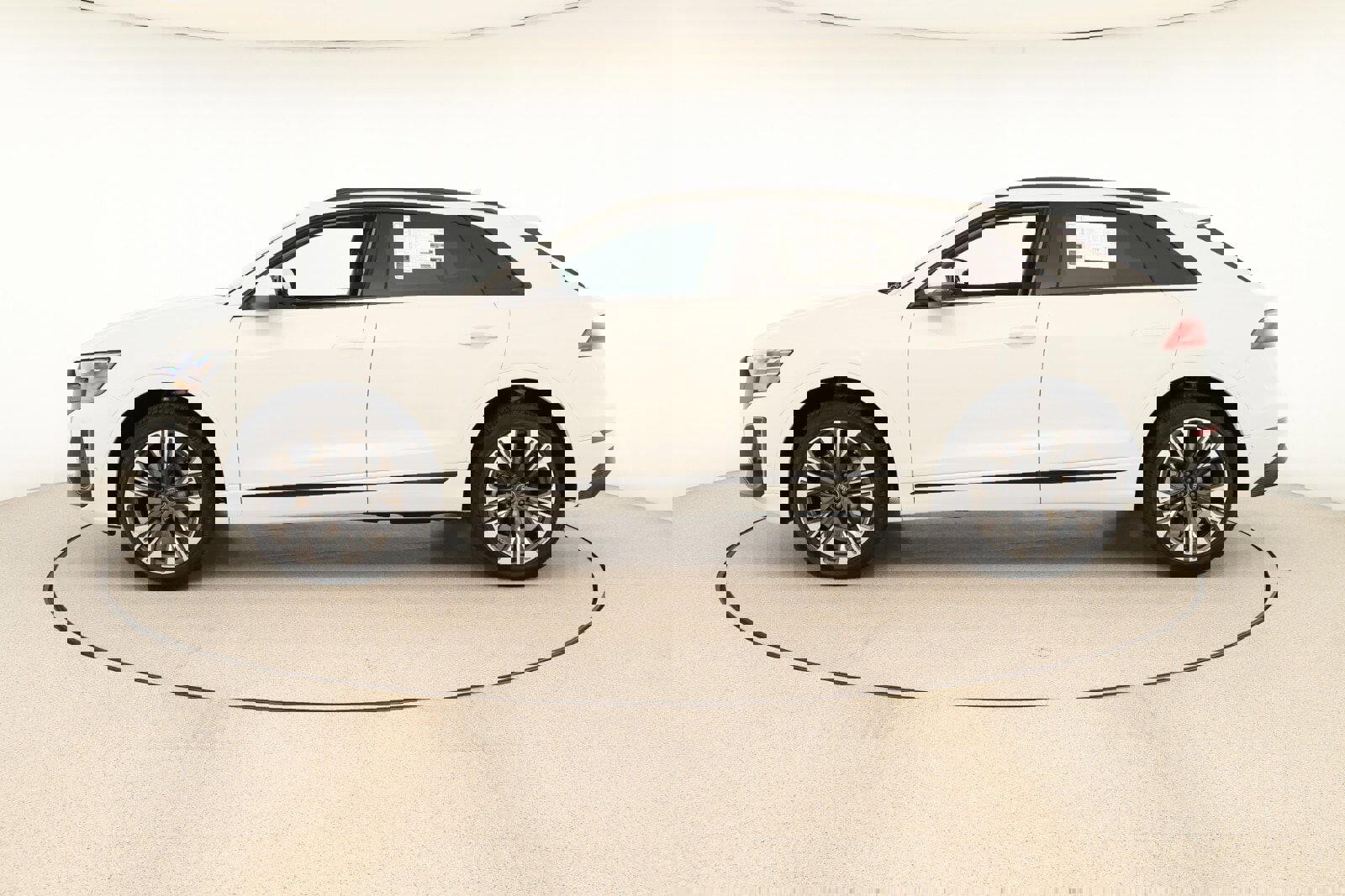 New 2025 Audi Q8 Premium image 2