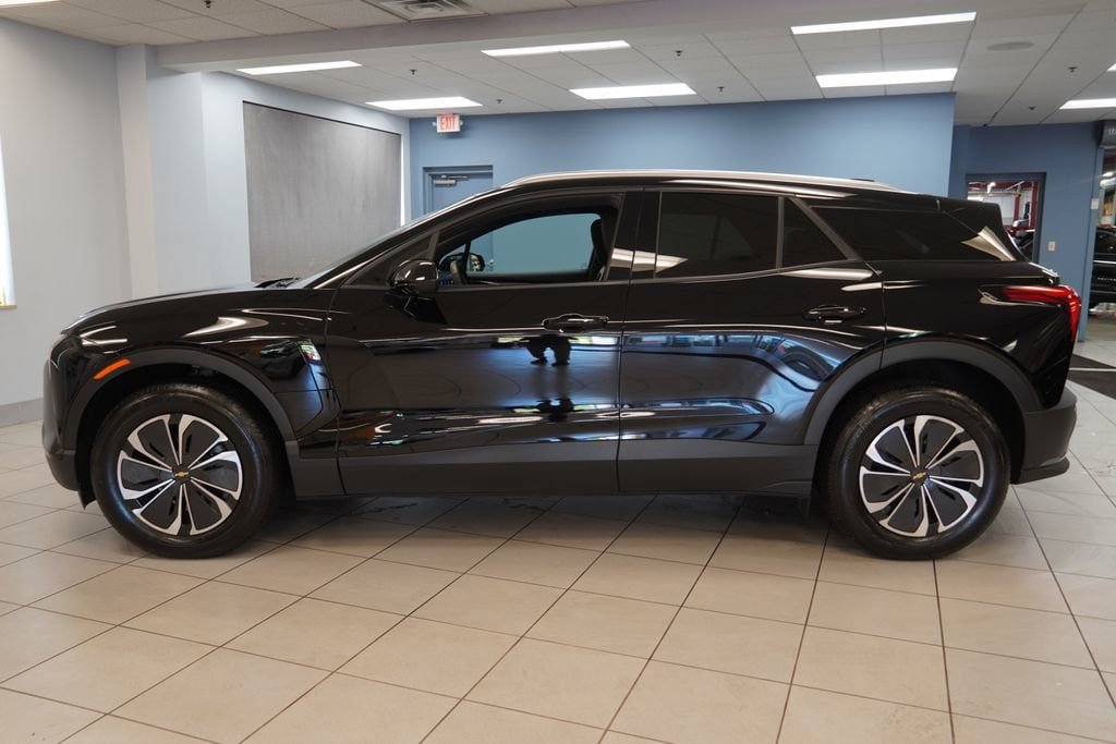 New 2025 Chevrolet Blazer EV LT AWD/4WD image 2