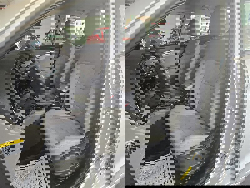 Used 2017 Hyundai Elantra SE image 9