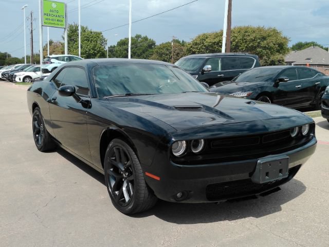 Used 2022 Dodge Challenger SXT w/ Blacktop Package RWD image 4