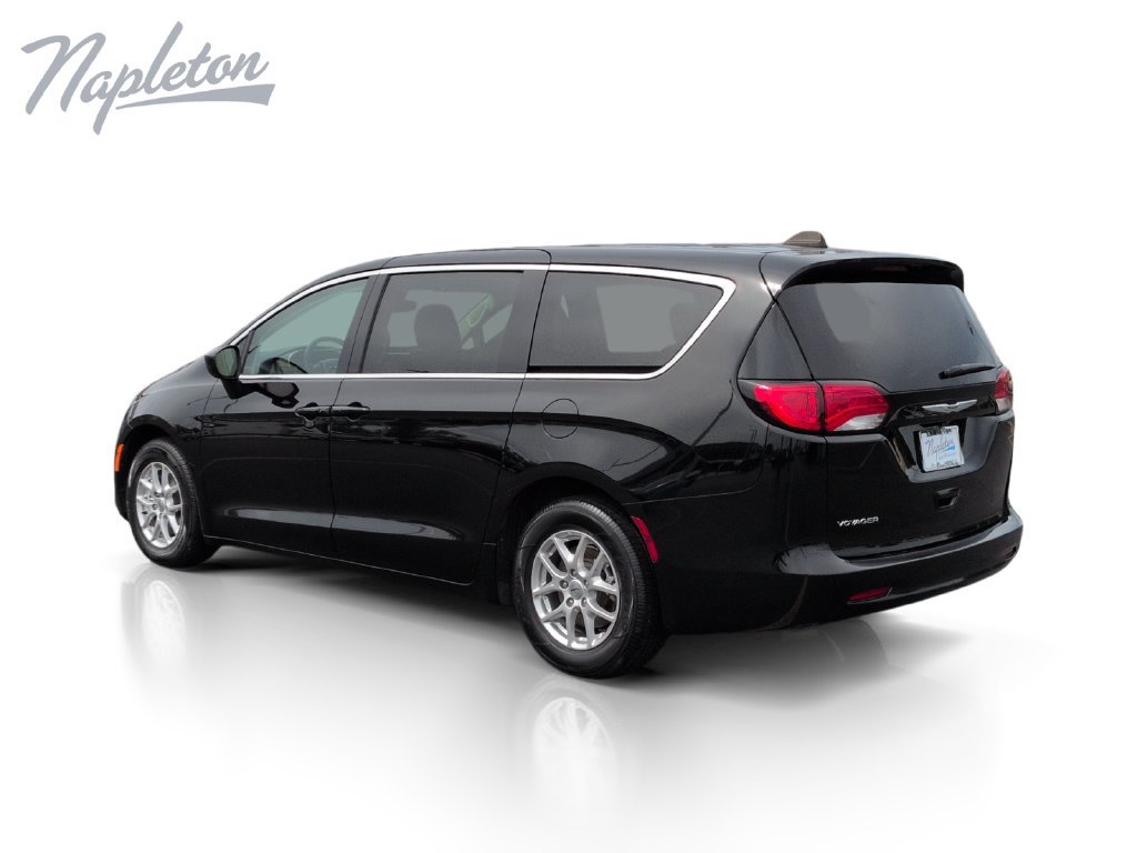 Used 2024 Chrysler Voyager LX FWD image 3