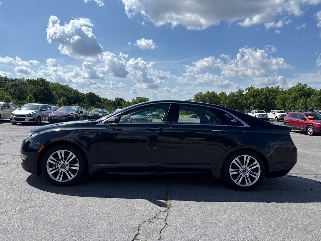 Used 2013 Lincoln MKZ FWD image 1