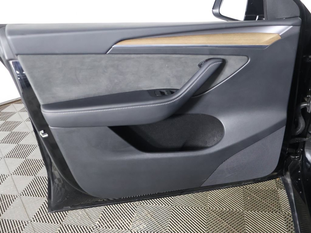 Used 2024 Tesla Model Y Performance image 24