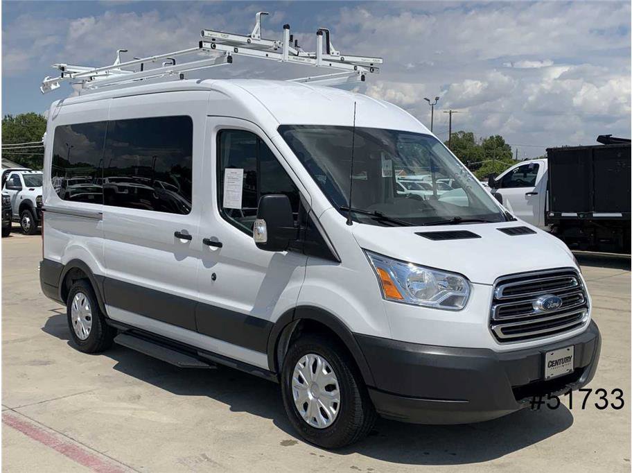 Used 2018 Ford Transit 150 XLT image 3
