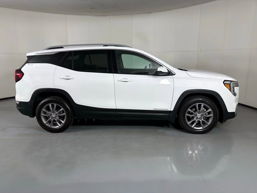 Used 2024 GMC Terrain SLT FWD image 9