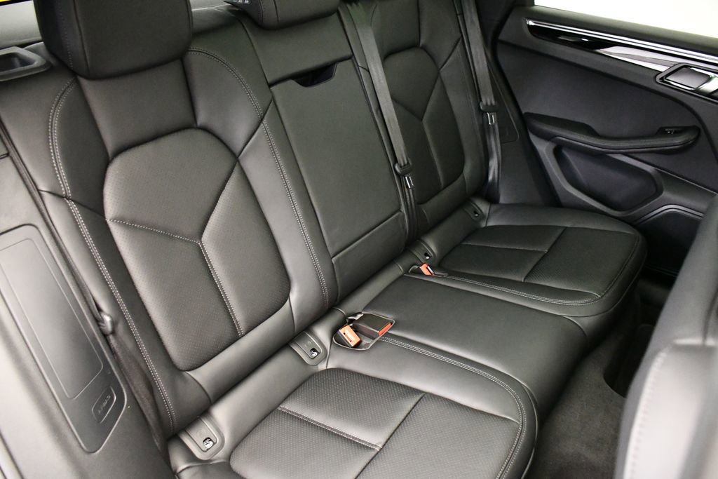 Certified 2025 Porsche Macan Turbo image 55