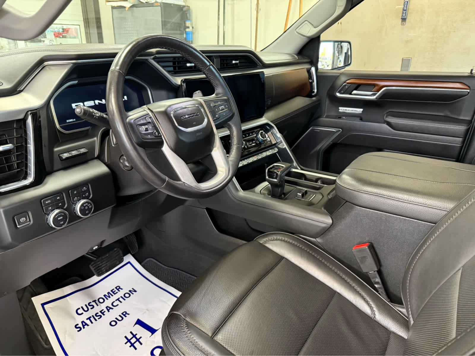 Used 2023 GMC Sierra 1500 Denali image 9