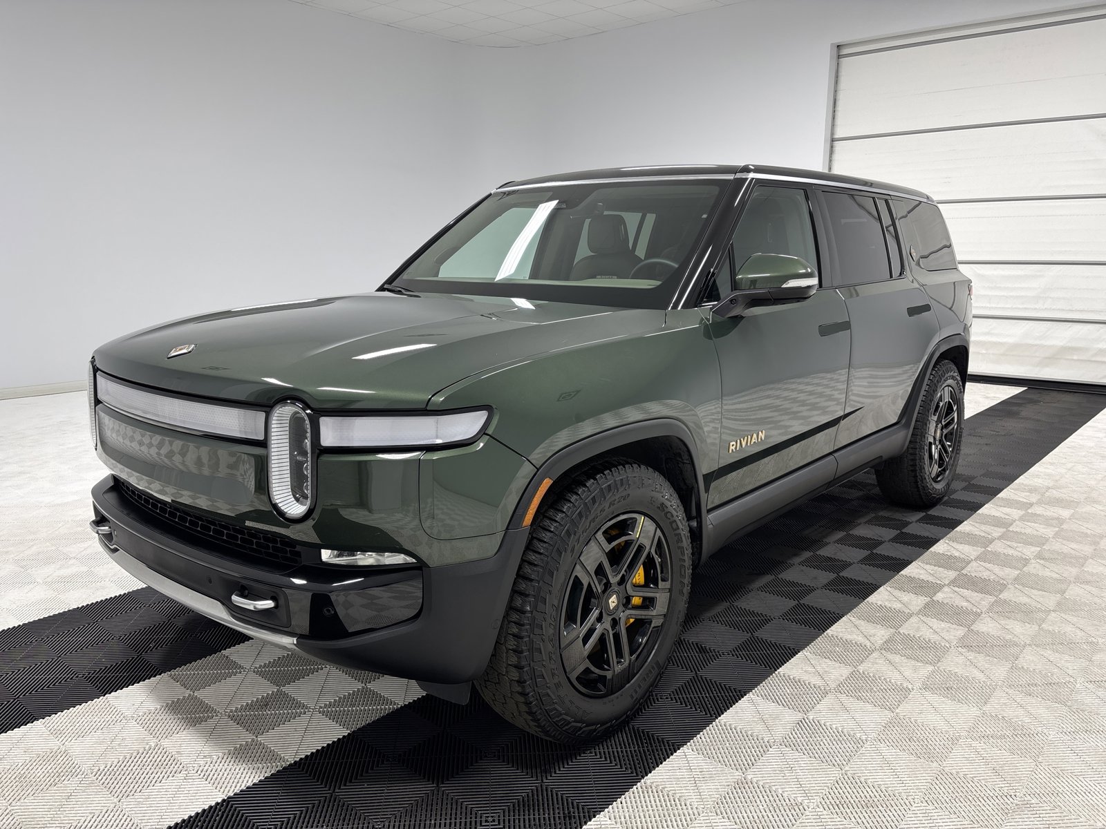 Used 2023 Rivian R1S Adventure