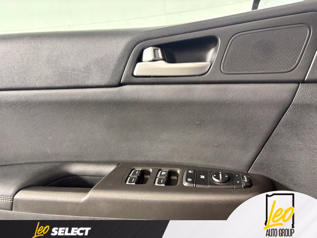 Used 2022 Kia Sportage Nightfall Edition AWD/4WD image 16